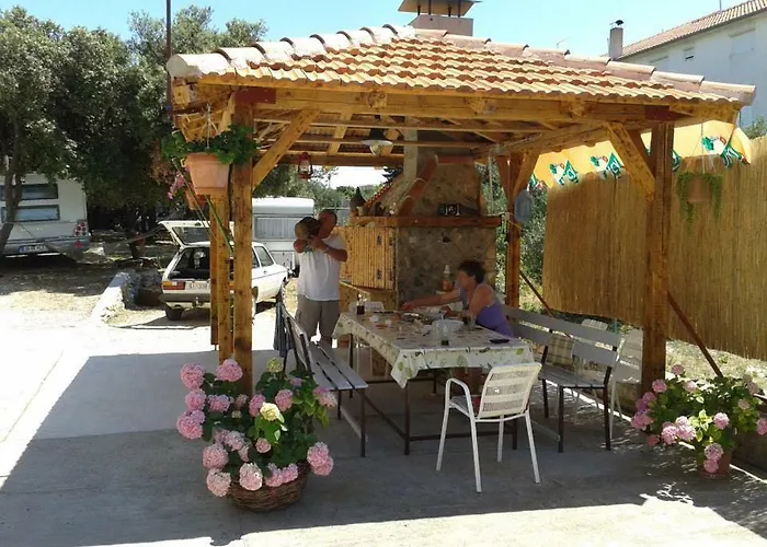 Frane 6+2 Apartman *