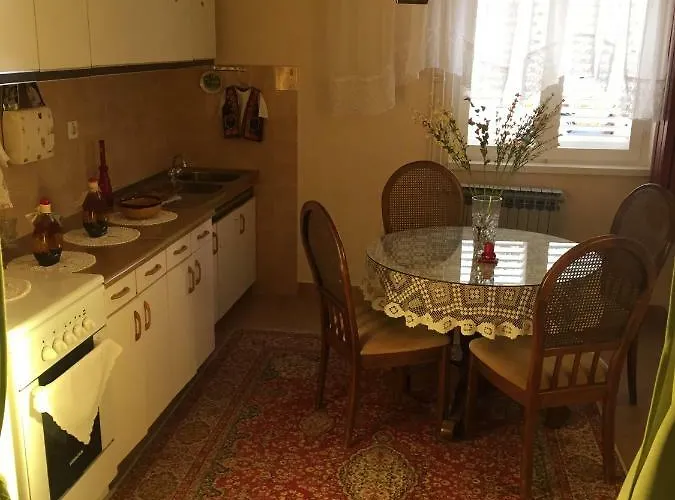 Apartman Frane 6+2 *